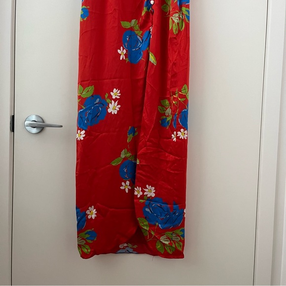 NWOT De La Vali Ohio Satin Floral Print Maxi Dress 4 - Picture 5 of 16